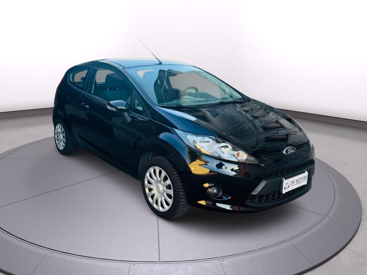 Ford Fiesta titanium 1.2 benzina 2010 90.000 km neo patentati