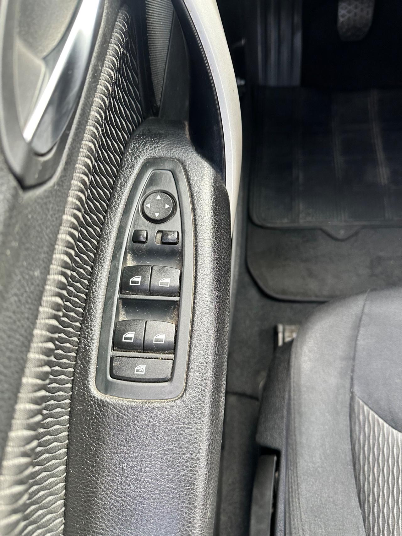Bmw 118 118d 5p. Unique