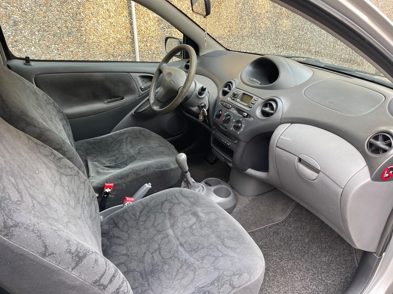 Toyota Yaris 1.0i 16V benzina clima funzionate