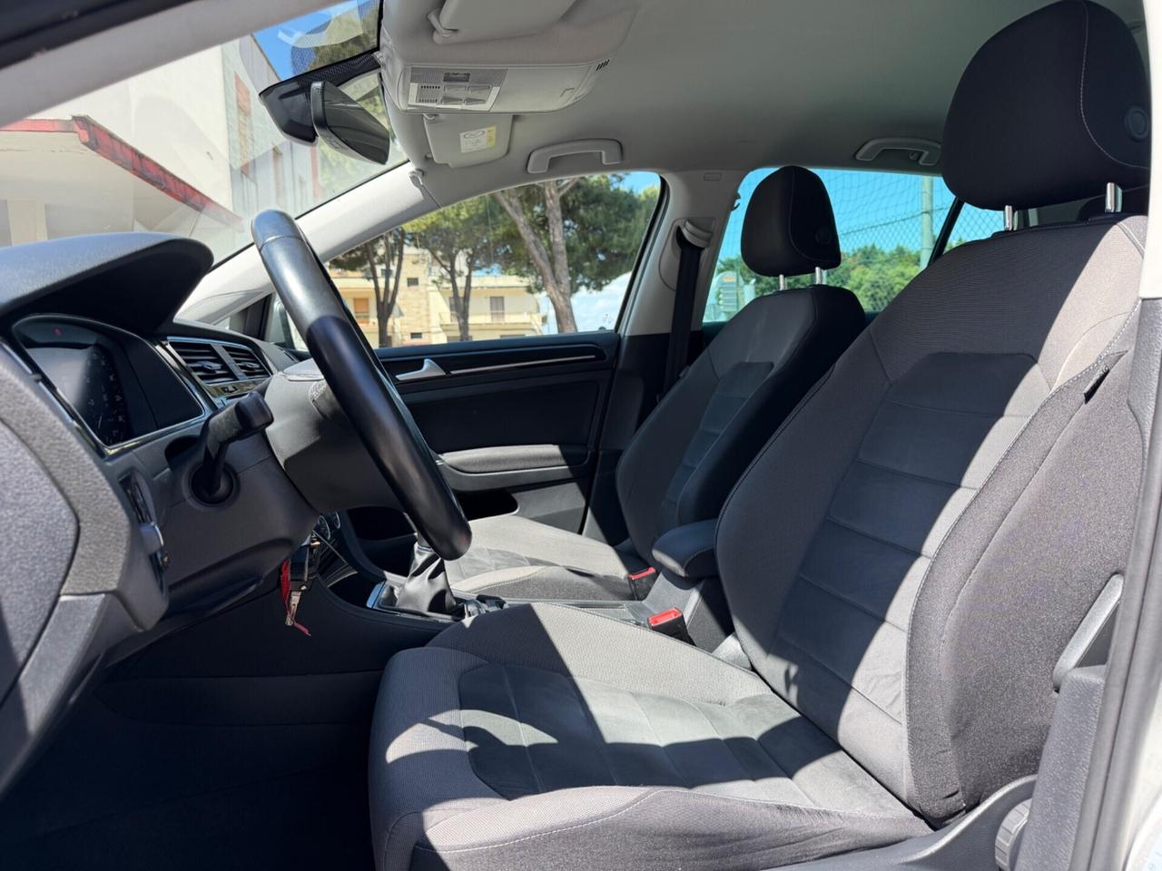 Volkswagen Golf 7.5 Highline virtual cockpit