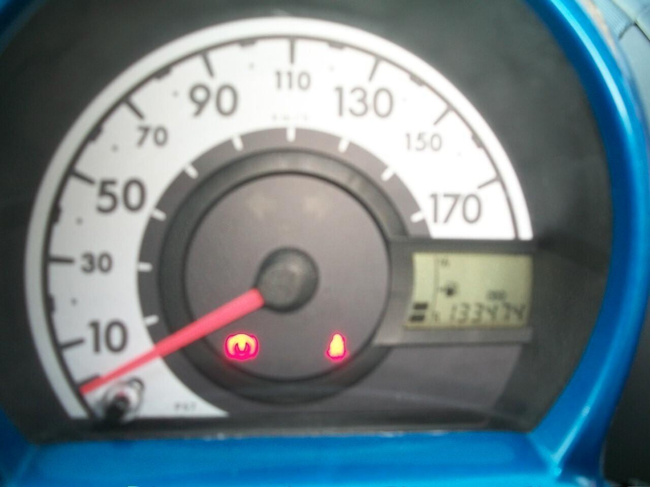 Toyota Aygo 1.0 12V VVT-i 5 porte Sol CC 998 BENZINA SI NUOVI PATENTATI GARANZIA UN ANNO KM 122500 COME NUO