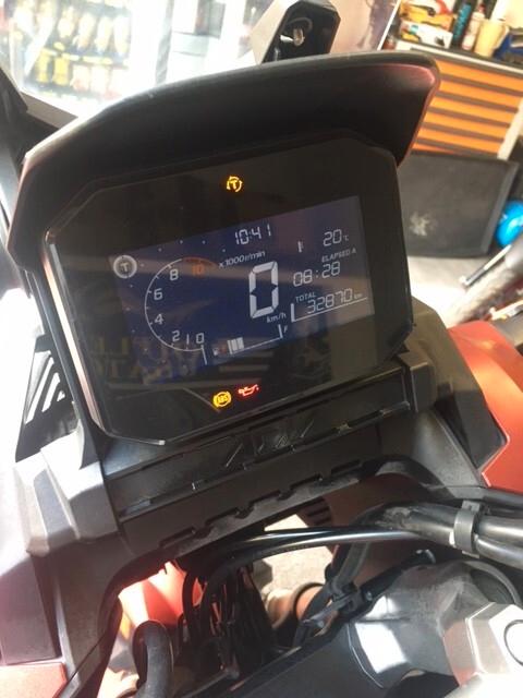 Honda ADV 350 ABS + TCS