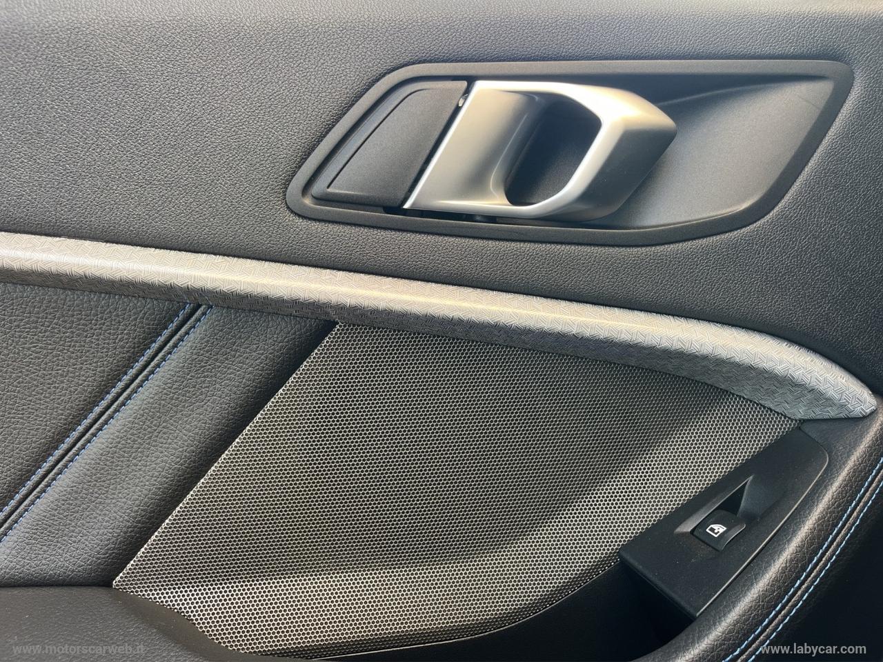 BMW M 135i xDrive Colorvision Edition