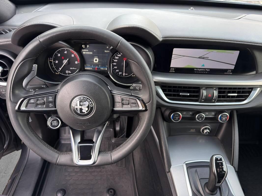 Alfa Romeo Stelvio 2.2 t Executive Q4 210cv auto