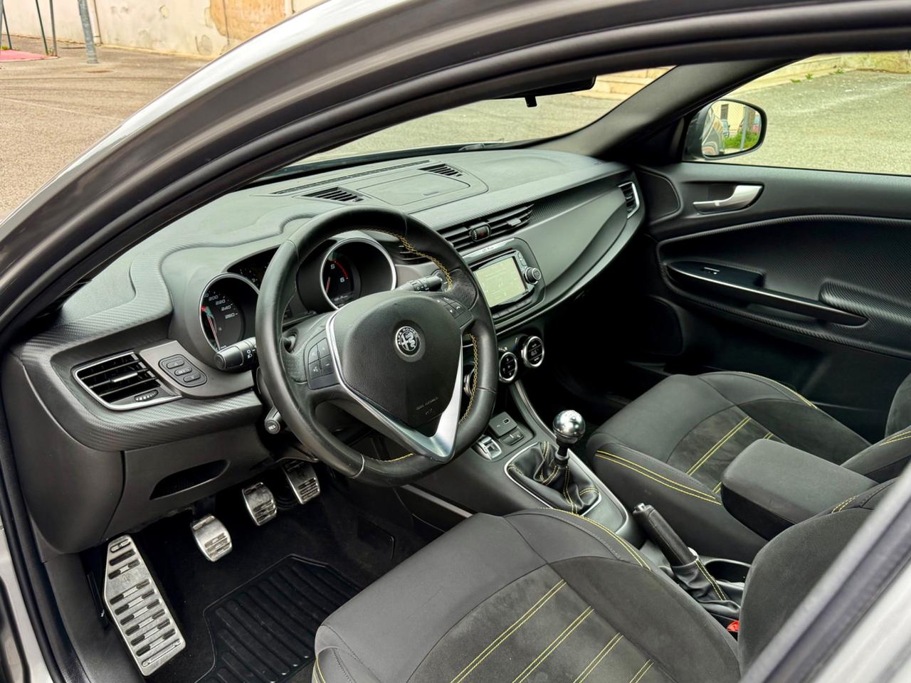 Alfa Romeo Giulietta Sport Carbon look