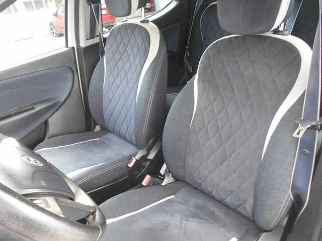 Lancia Ypsilon 1.2 69 cv 5p GPL Ecochic Mya