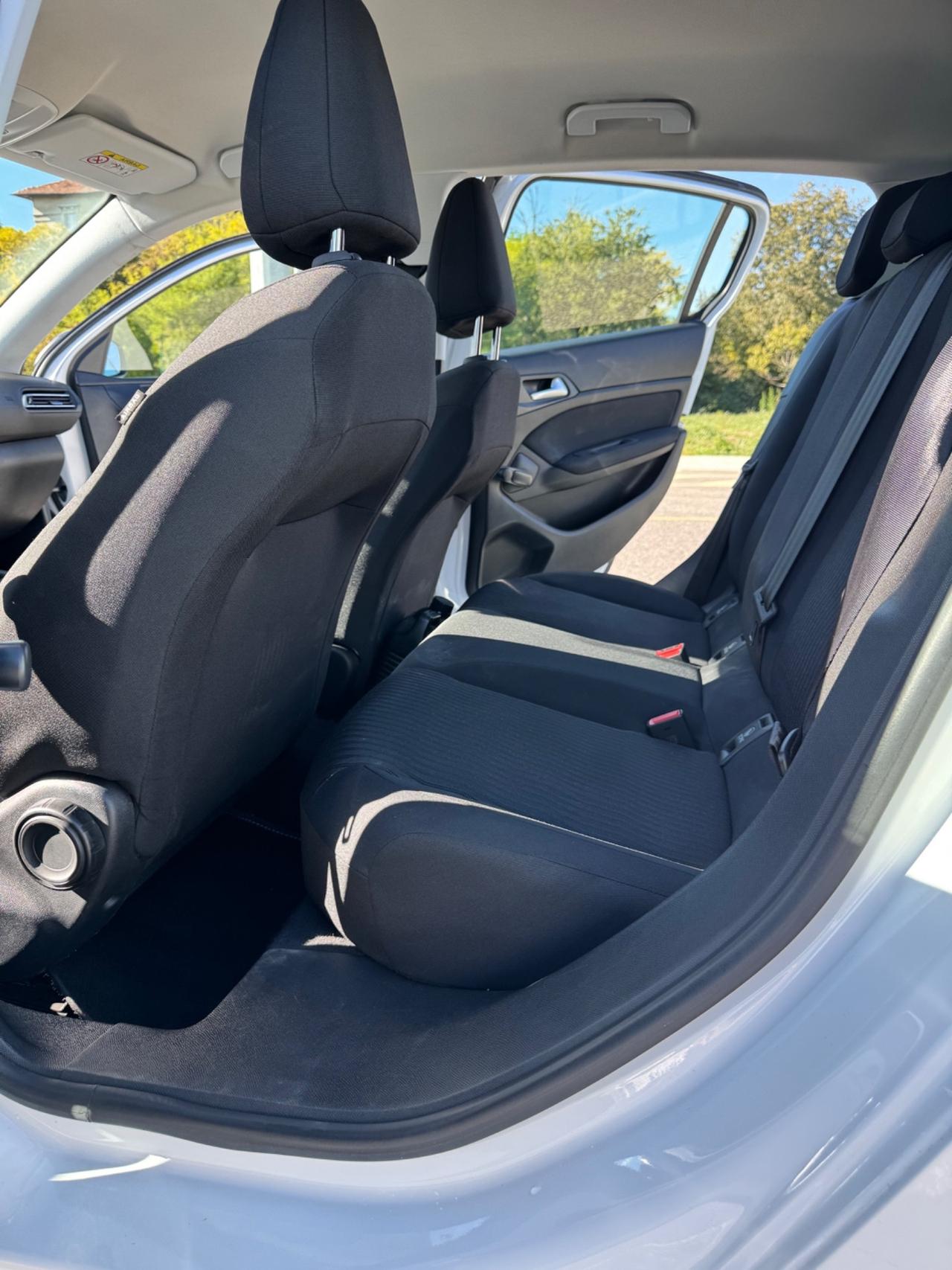 Peugeot 308 BlueHDi 100 S&S Business