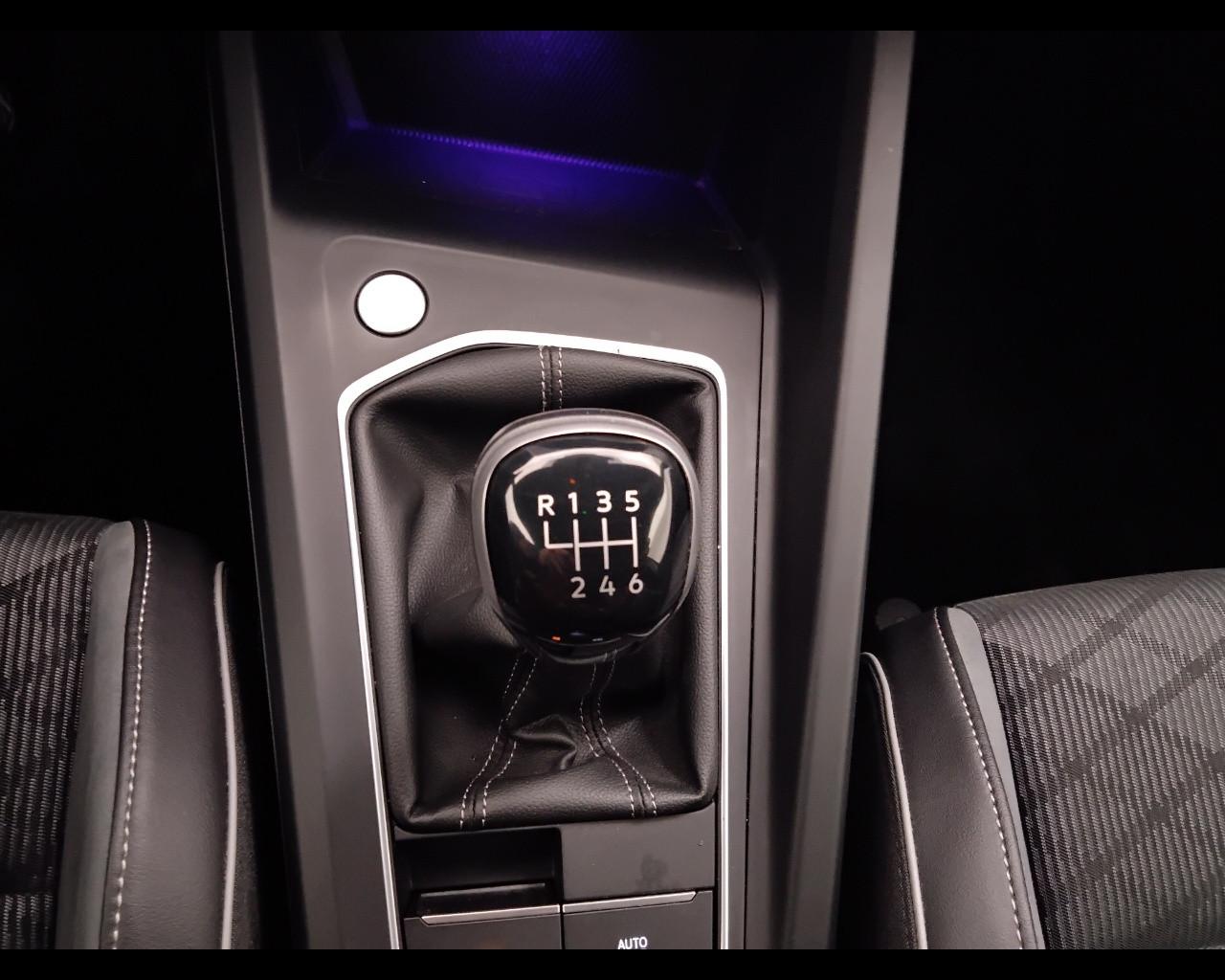 VOLKSWAGEN Golf VIII 2020 - Golf 1.5 tsi evo R-Line 130cv