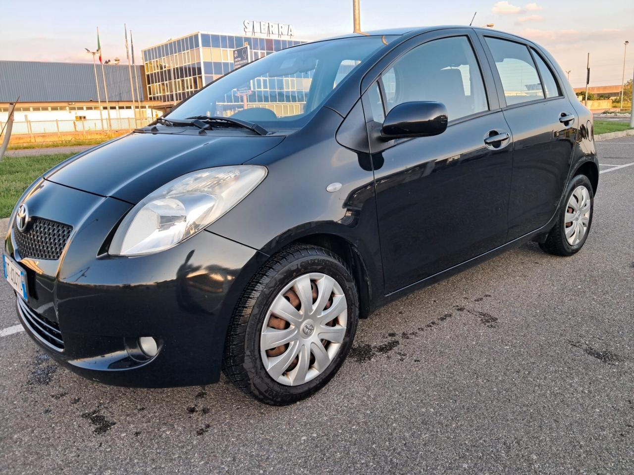 Toyota Yaris 1.3 5 porte Navi benzina neopatentati