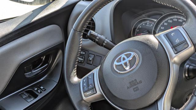 TOYOTA Yaris 1.4d 90cv NAVI CERCHI IN LEGA