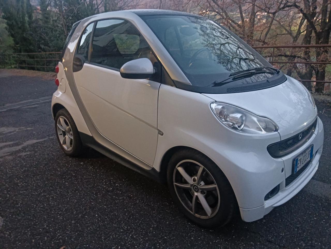 Smart ForTwo 1000 45 kW MHD coupé pure