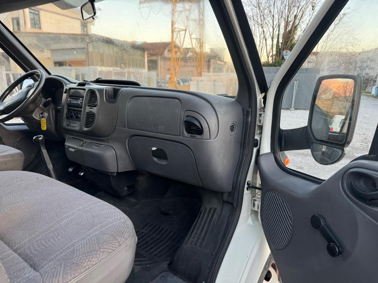 Ford Transit cassone fisso