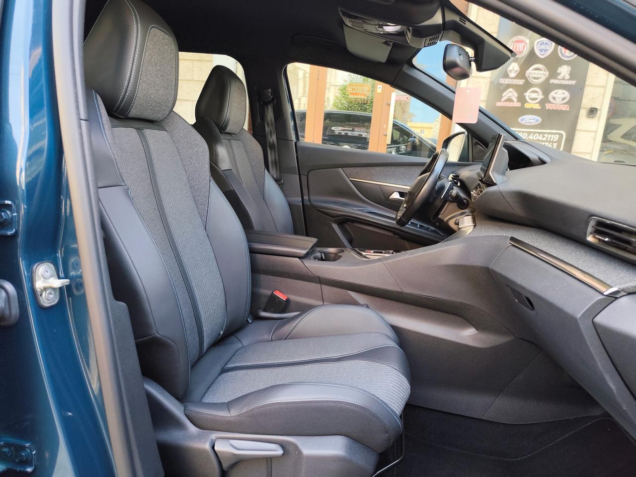 Peugeot 3008 1.5 BlueHDi 130CV ALLURE AUTOMATICA