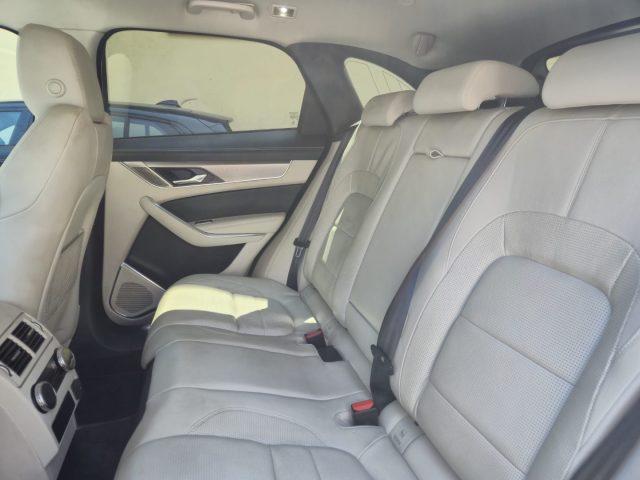 JAGUAR F-Pace 2.0 D 204 CV AWD aut. R-Dynamic SE