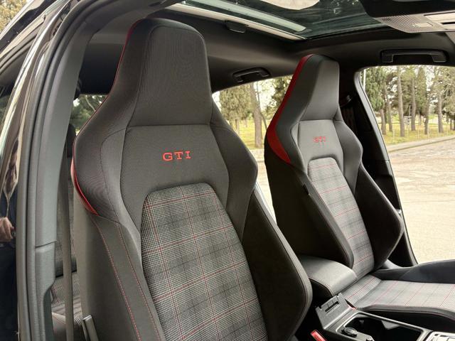 VOLKSWAGEN Golf GTI 2.0 TSI DSG TETTO-LED-PELLE-CERCHI 19''.