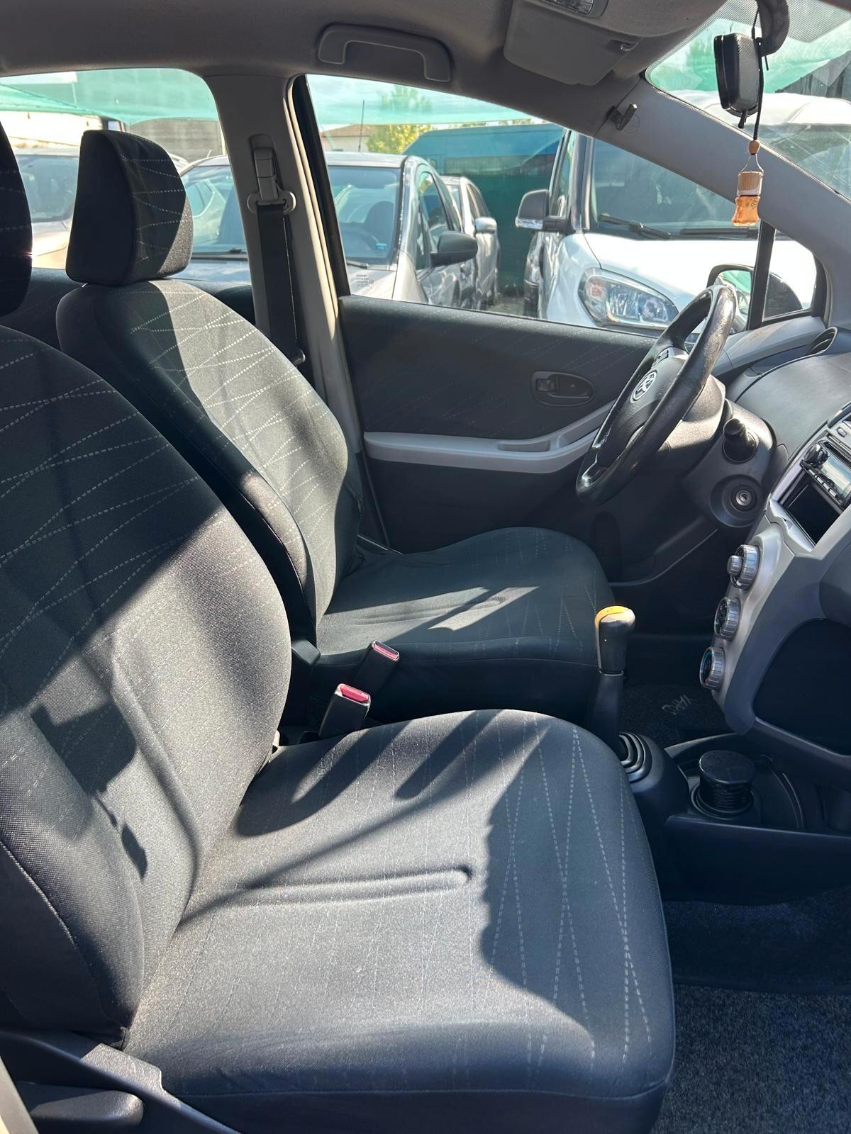 Toyota Yaris 1.0 5 porte Sol