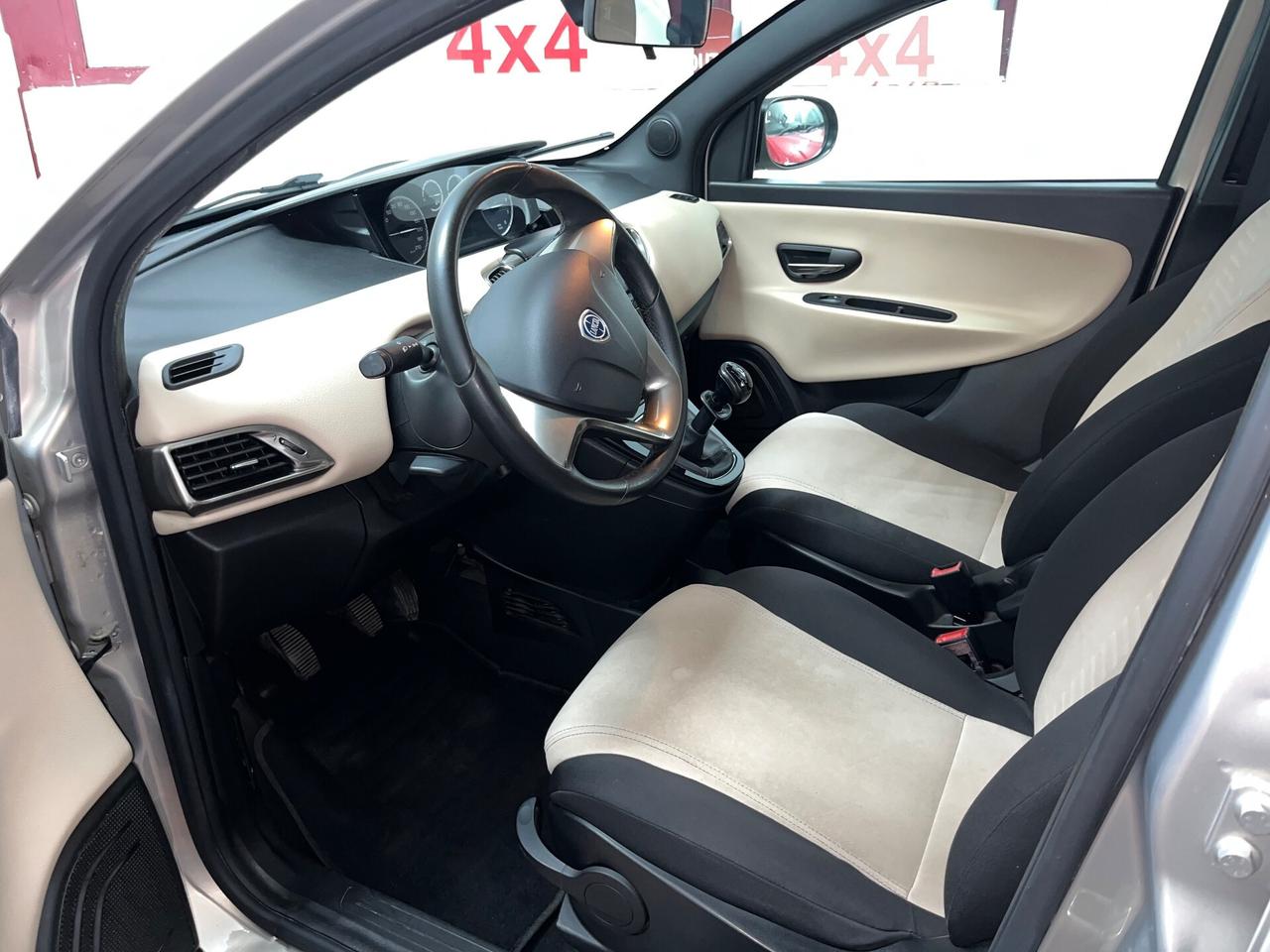 Lancia Ypsilon 1.2 - 2014