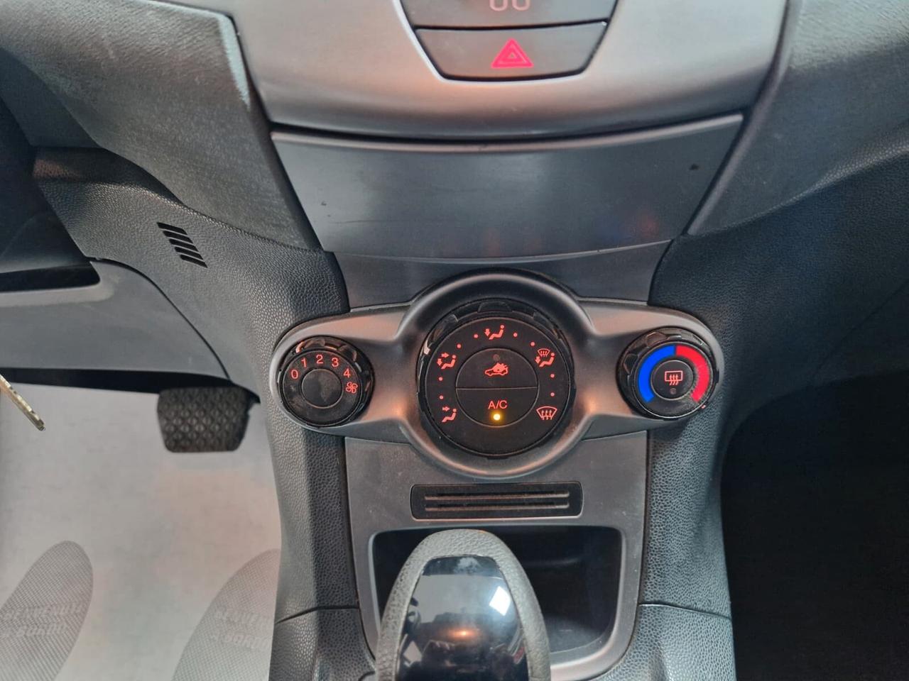 Ford Fiesta 1.4 AUTOMATICA