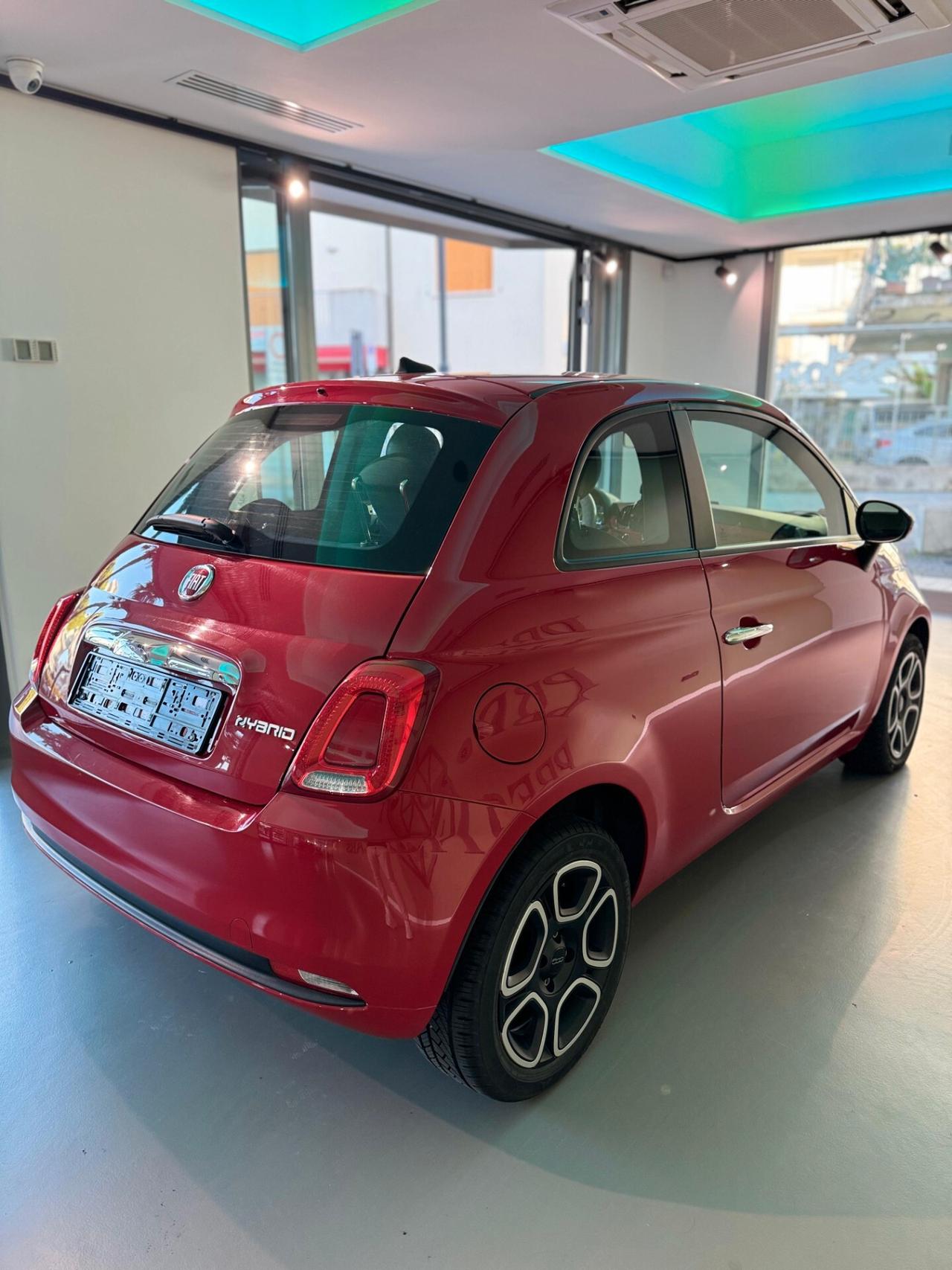 Fiat 500 1.0 Hybrid Red