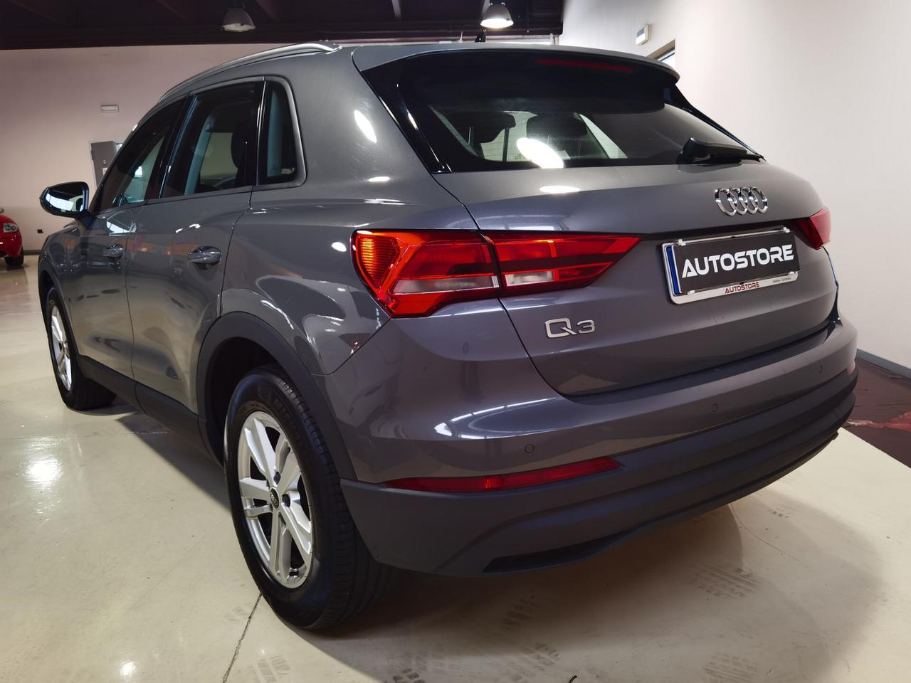 Audi Q3 35 TDI S tronic Business Sport