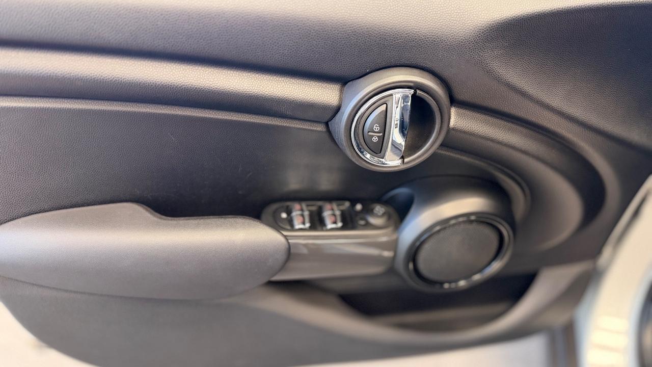 Mini Cooper D 15 BOOST 5 PORTE