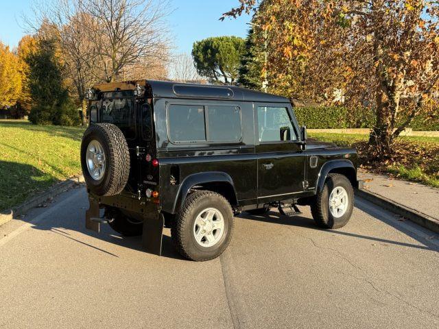 LAND ROVER Defender 90 2.2 TD4 Station Wagon S