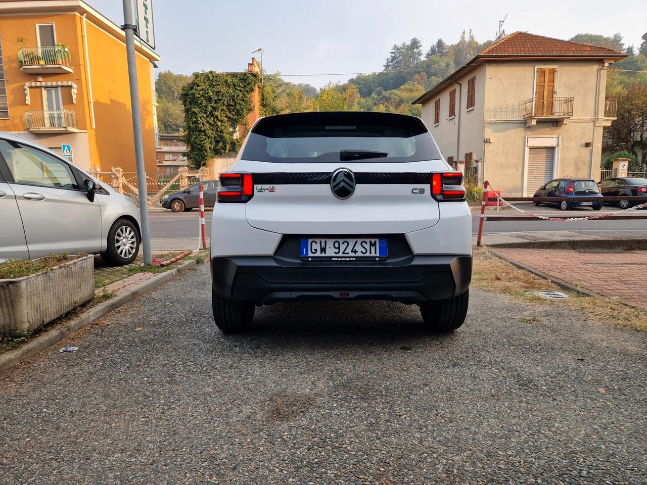 Citroen C3 1.2 100CV "SOLO 4.500 km" Carplay, Sensori post., Cruise