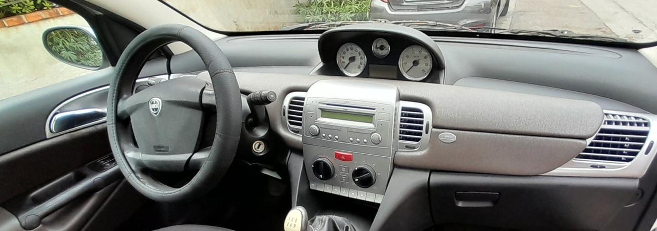 Lancia Ypsilon 1.2 Argento