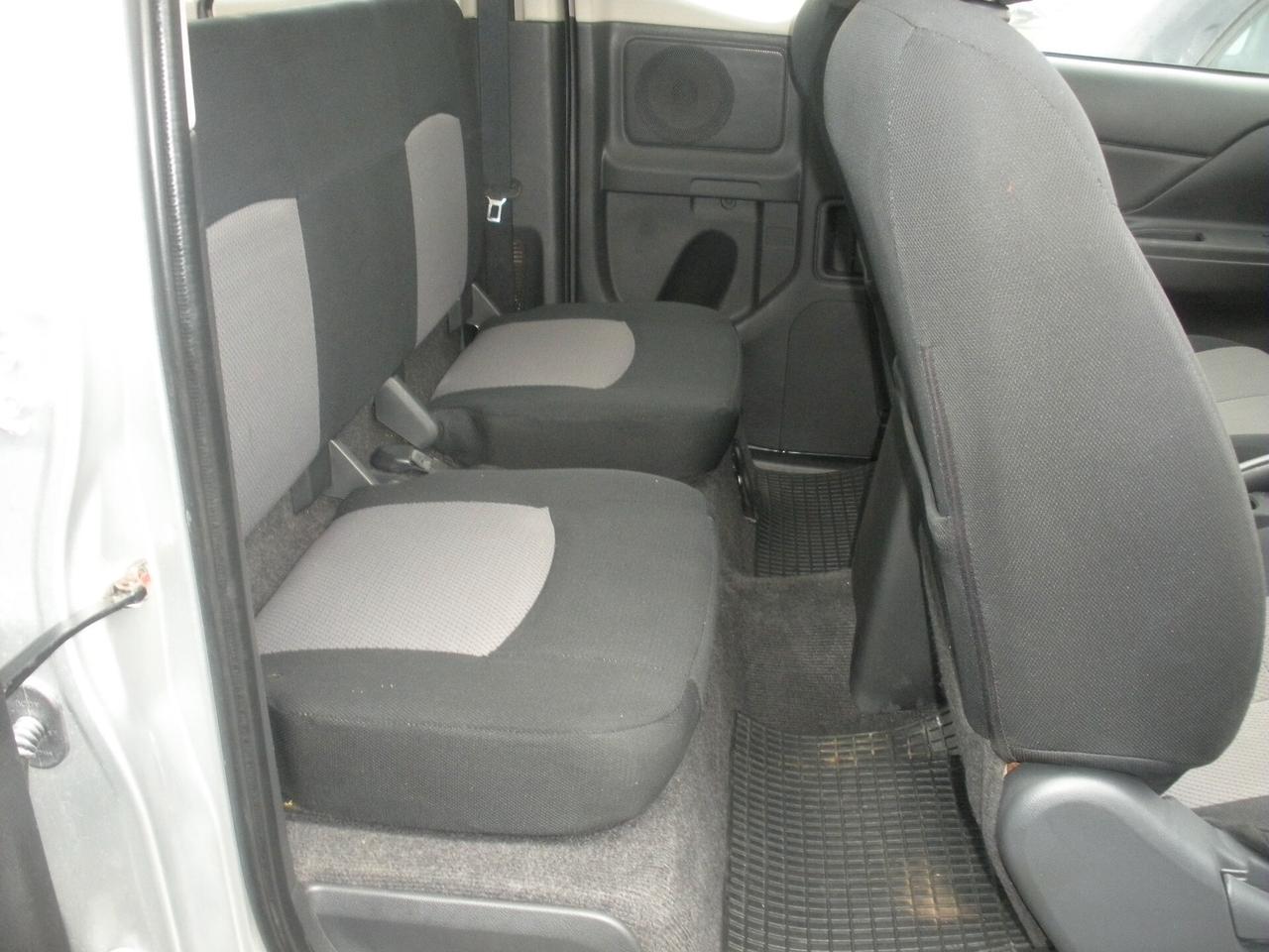 Mitsubishi L200 2.3 D Club Cab 4x4 Easy Select Inform