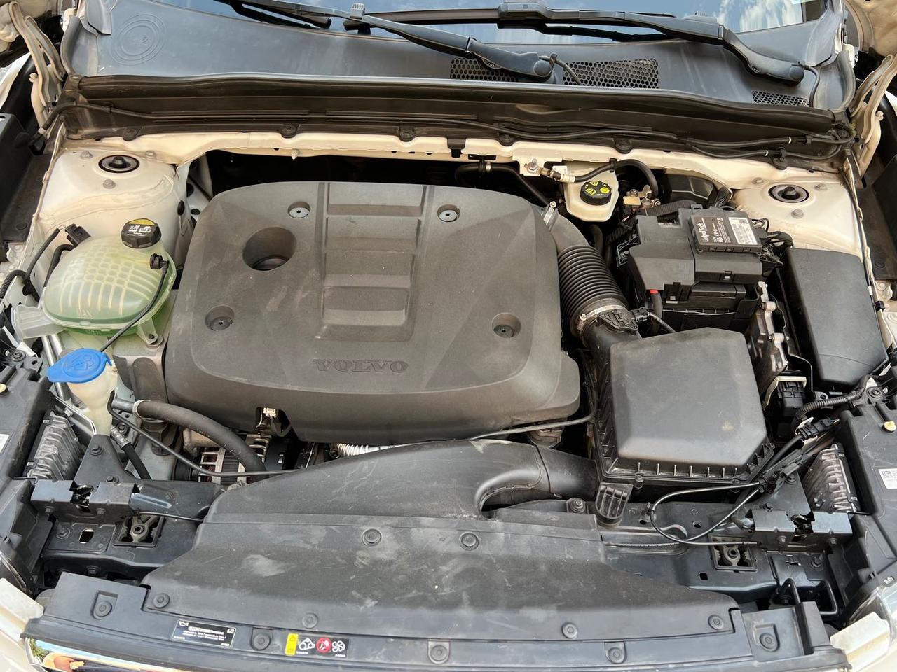 Volvo XC40 Business Plus D3 #12032
