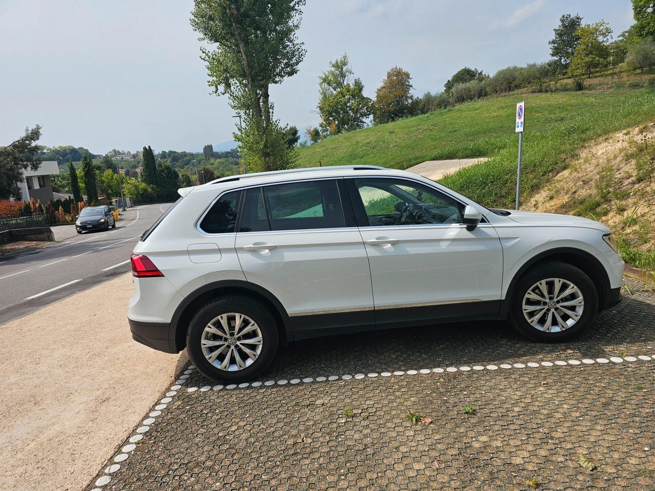 Volkswagen Tiguan 2.0 TDI SCR 4MOTION Business BlueMotion Technology