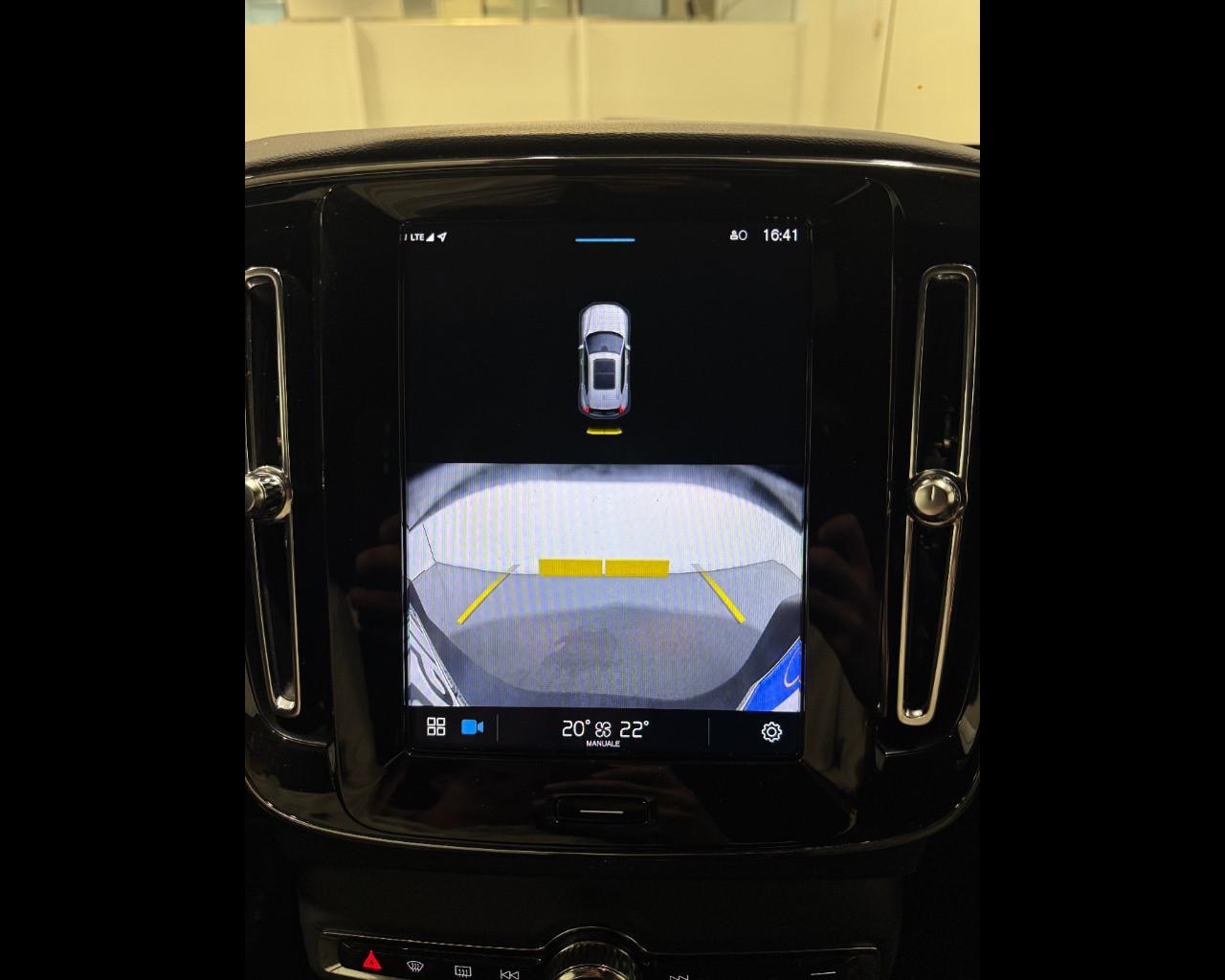 VOLVO XC40 CORE B3 AUTO