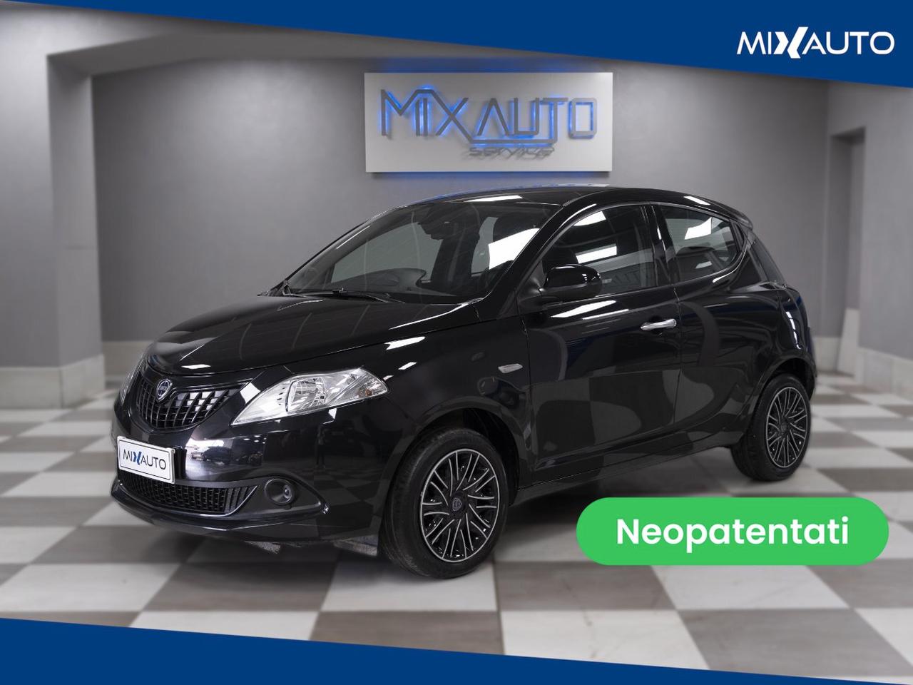 Lancia Ypsilon 1.0 Firefly Hybrid Silver 70CV 5 Porte
