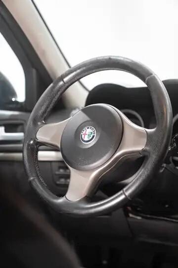 Alfa Romeo 159 1.9 JTDm 16V Sportwagon Distinctive