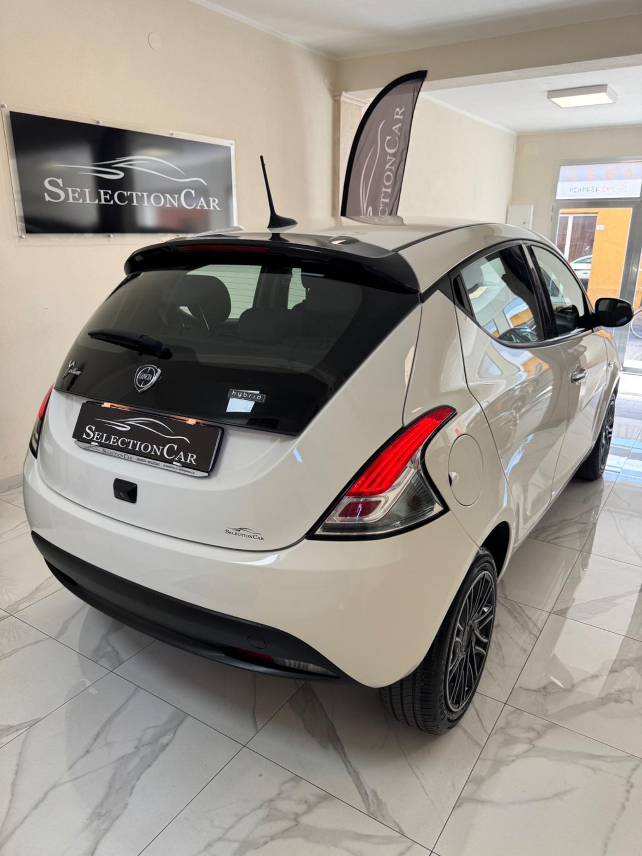 Lancia Ypsilon 1.0 FireFly 5 porte S&S Hybrid Gold
