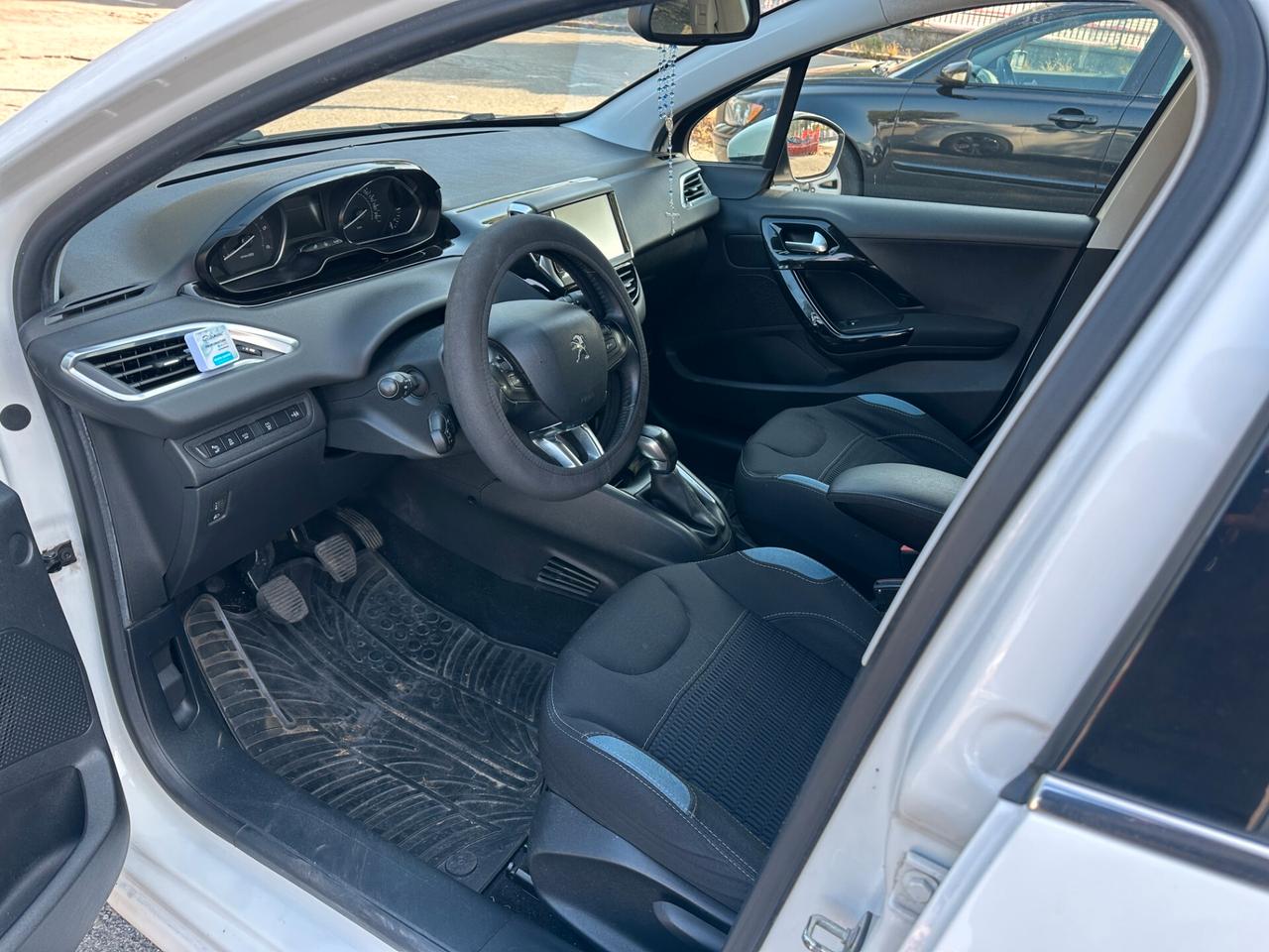 Peugeot 208 1.6 e-HDi 92 CV Stop&Start 5 porte Allure