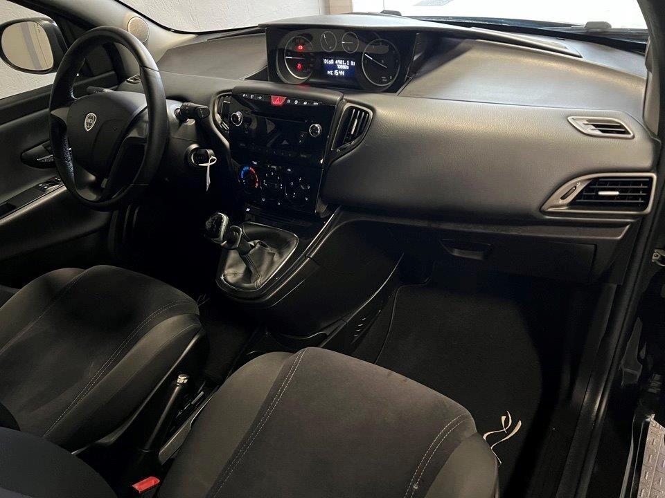 Lancia Ypsilon 1.2 Silver