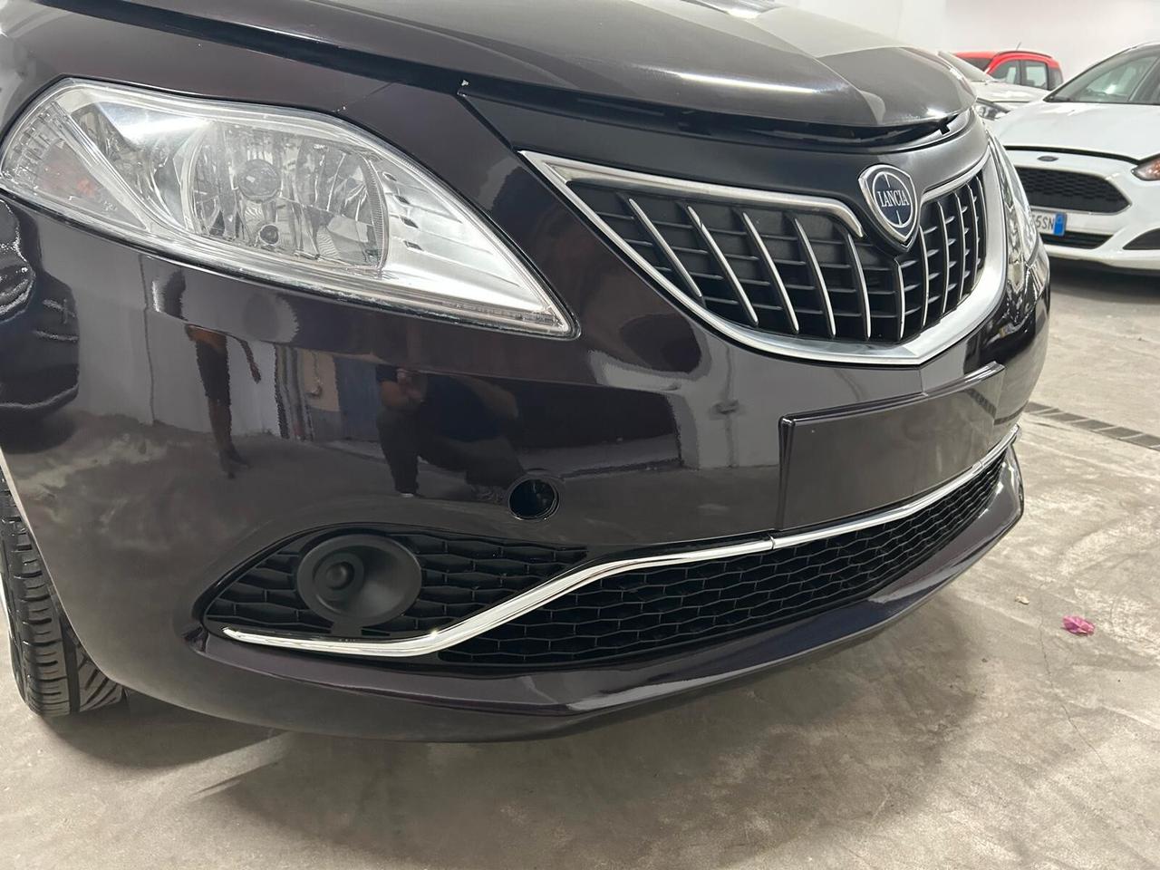 Lancia Ypsilon 1.2 69 CV 5 porte Gold
