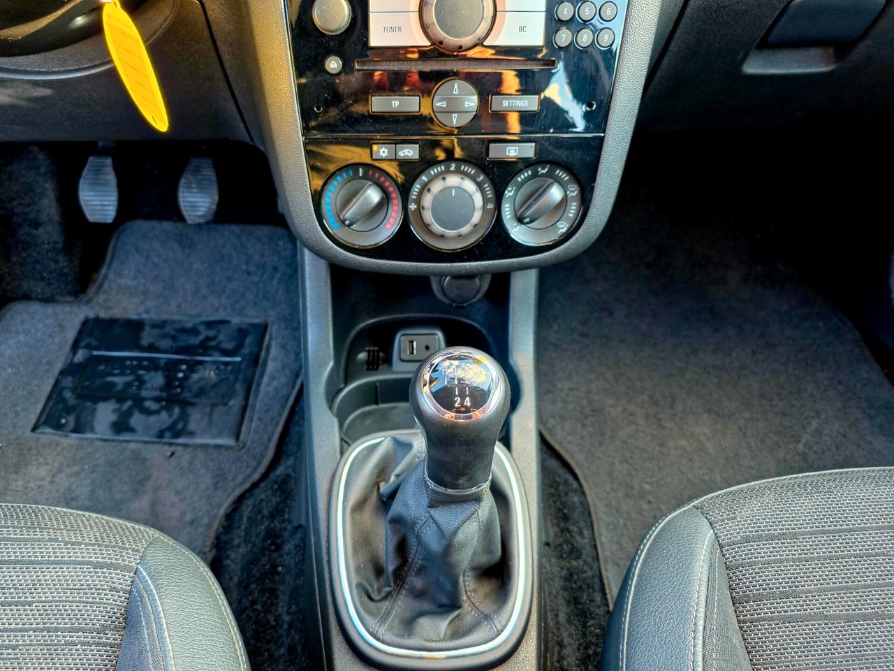 Opel Corsa 1.2 3 porte b-color 2015-E5B Manuale NEO