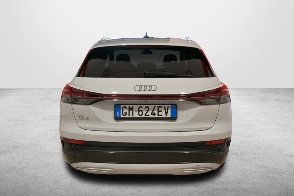 AUDI Q4 35 E-TRON 170CV AUTOMATIC BUSINESS ADVANCED ( FARI LED - VIRTUAL COCKPIT - ADAPTIVE CRUISE - CLIMA TRIZONA - NAVI - MIRROR - PARK ASSISTANT - CERCHI 19 - TELECAMERA POST. ) KM 32000