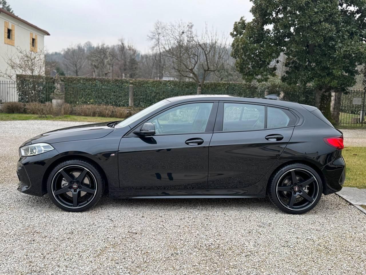 Bmw 118 118d 5p. Msport