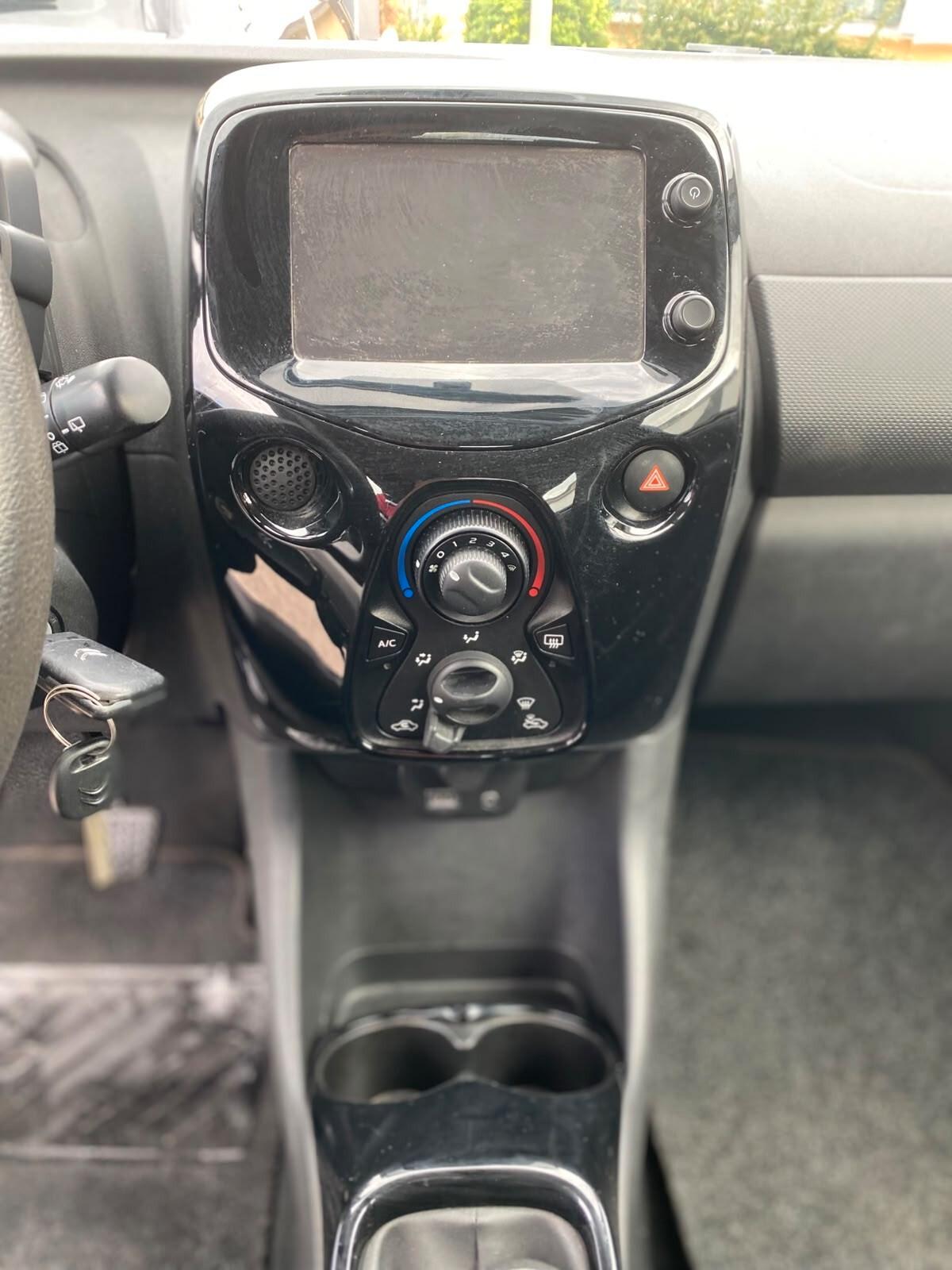 Citroen C1 VTi 72 ETG 5 porte Urban Ride