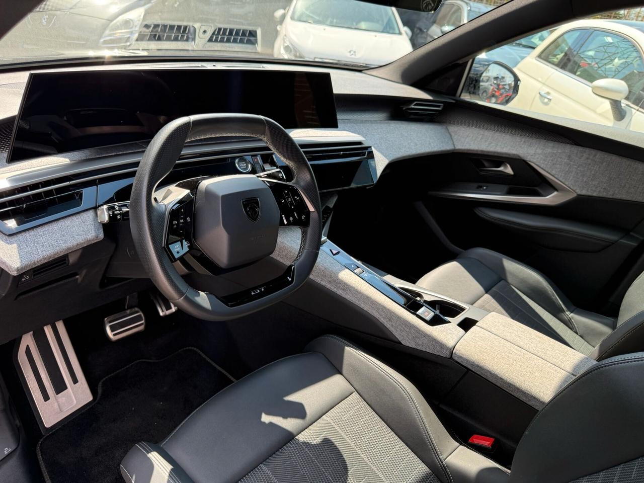 Peugeot 3008 2025 Hybrid 145 e-DCS6 GT 26000KM