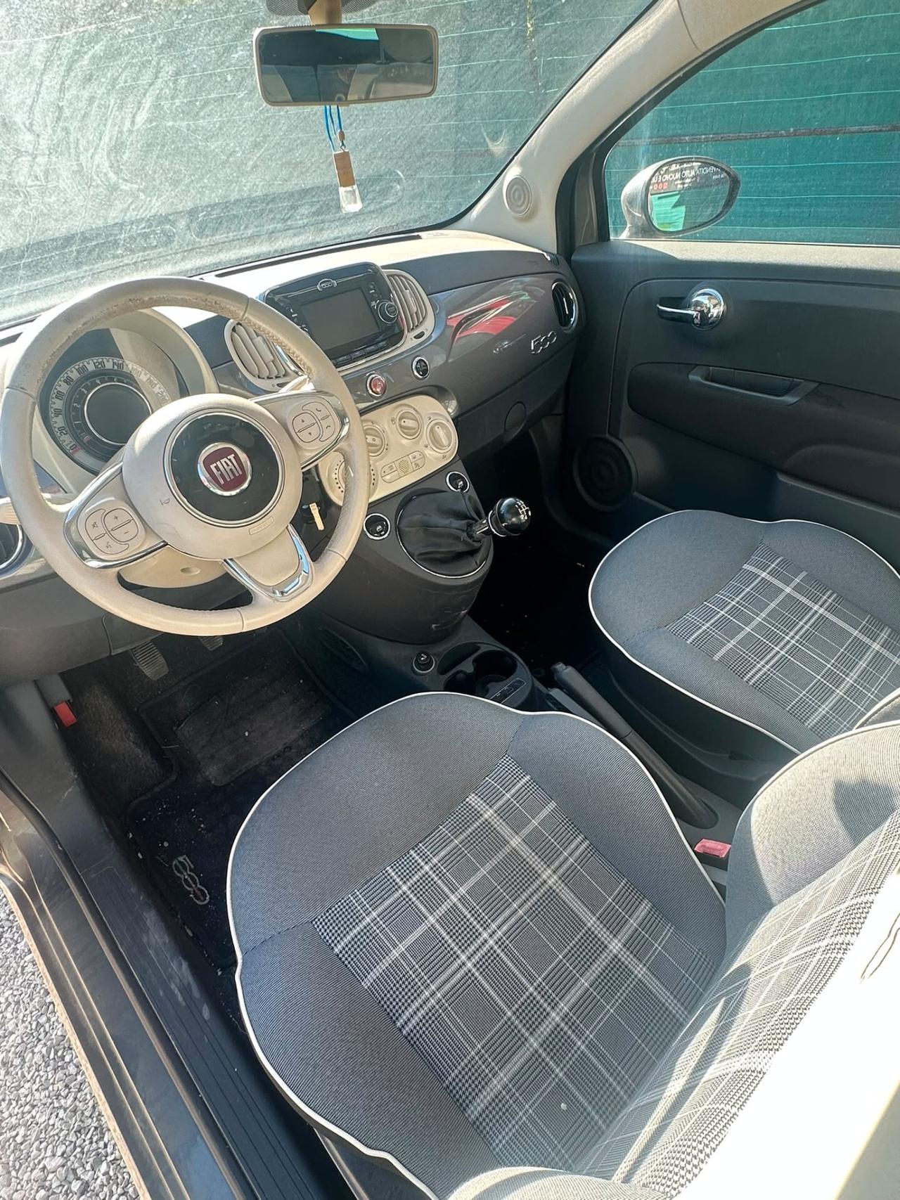 Fiat 500 2017 1.2 Lounge LEGGI