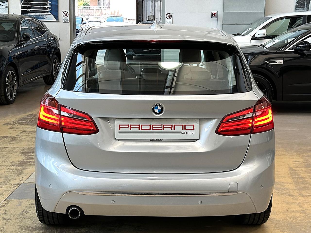 BMW 216 d Active Tourer Luxury Auto - LED - 17" - Pelle - Navi