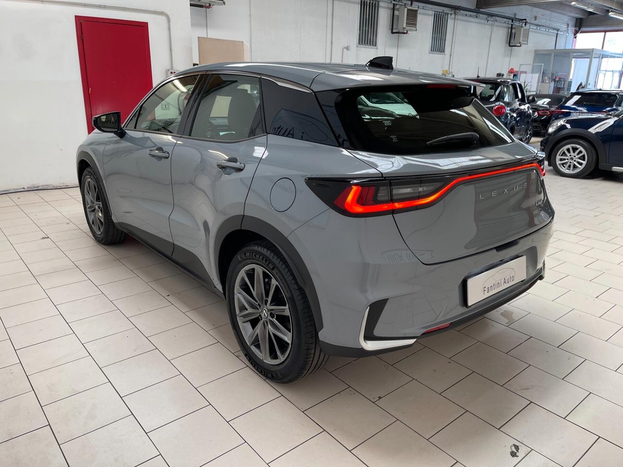 Lexus LBX Elegant hybrid 1.5 2wd e-cvt-Ok Neopat-LEGGI SOTTO