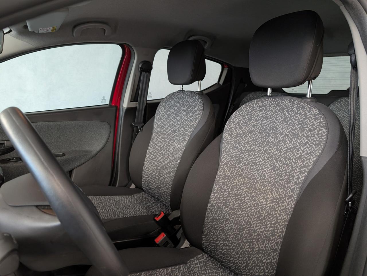 Lancia Ypsilon 1.0 Hybrid 70cv Silver