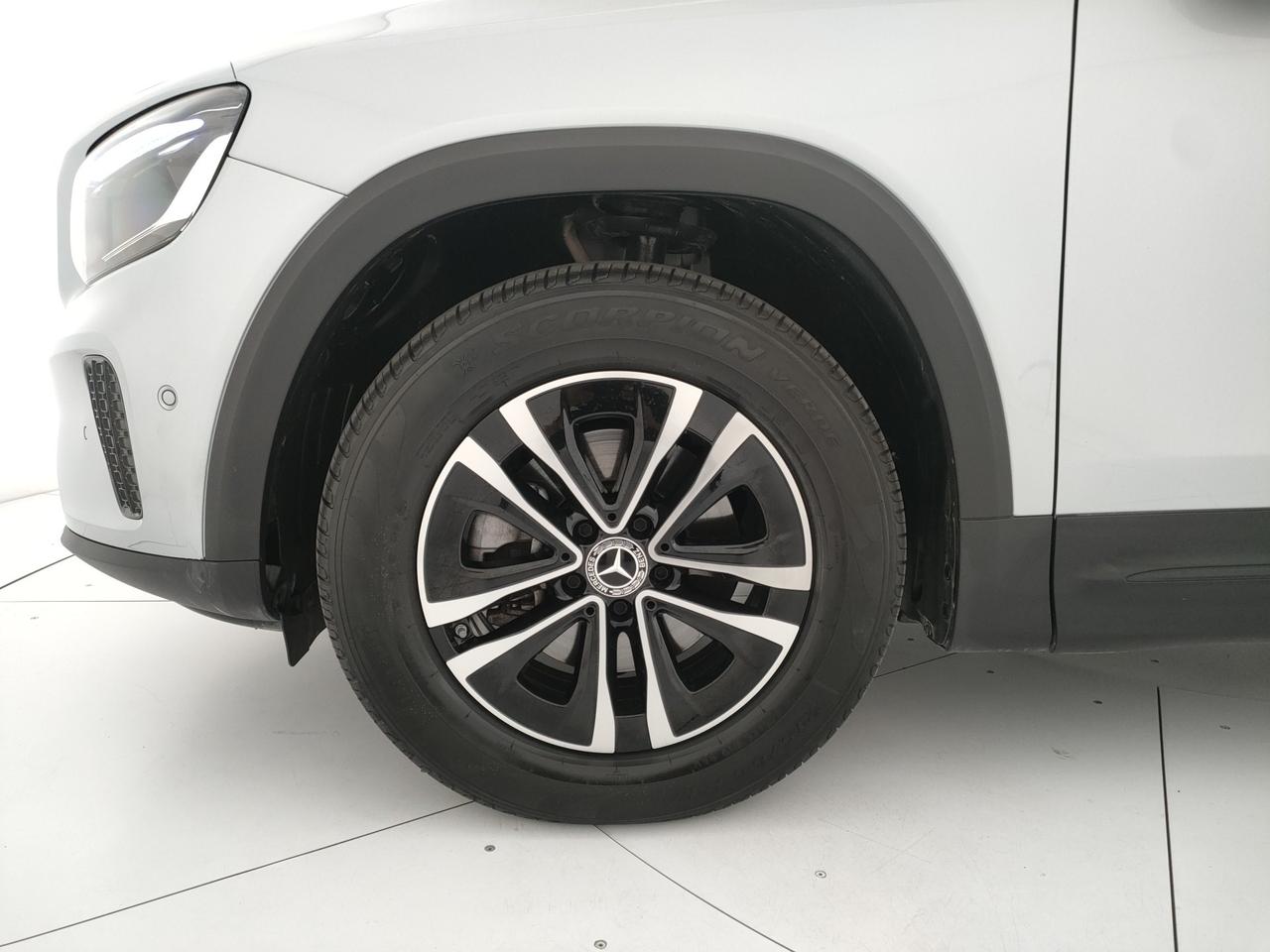 Mercedes-Benz GLB 180 d Advanced auto