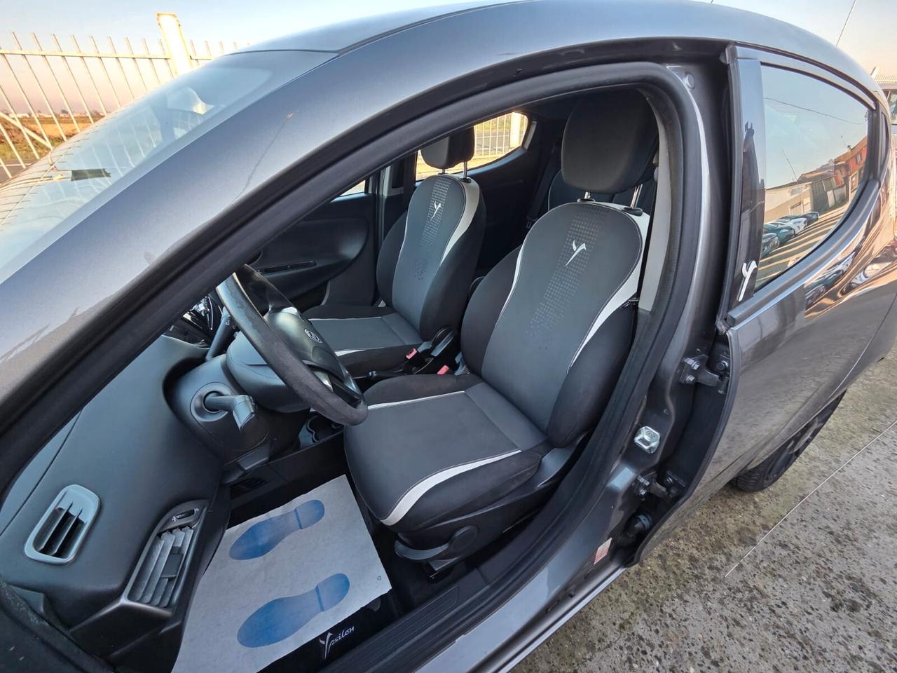 Lancia Ypsilon 1.2 69 CV 5 porte Elle