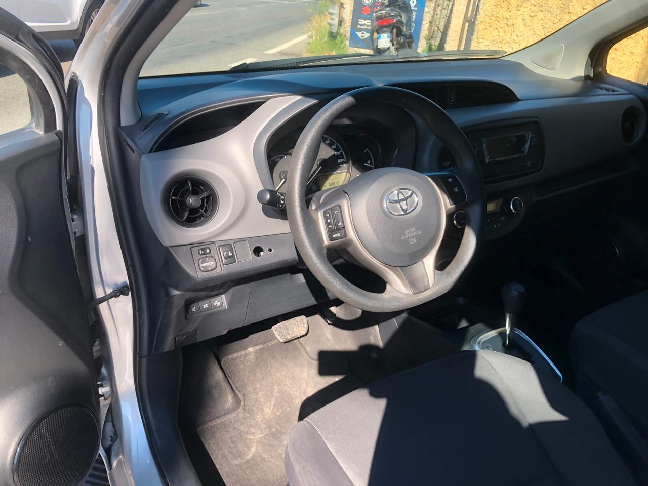 Toyota Yaris 1.5 Hybrid 5 porte Cool